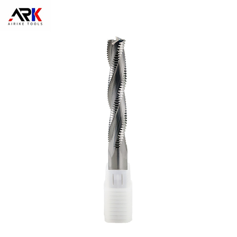 Kenar düzeltme için spiral veya düz kanallı ağaç işleme frezesi daha mı iyidir?