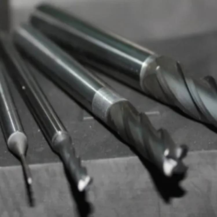 Karbon fiber frezeleme takımı ne kadar dayanıklıdır?